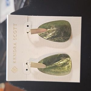 New Kendra Scott Marty  Earrings in Gold